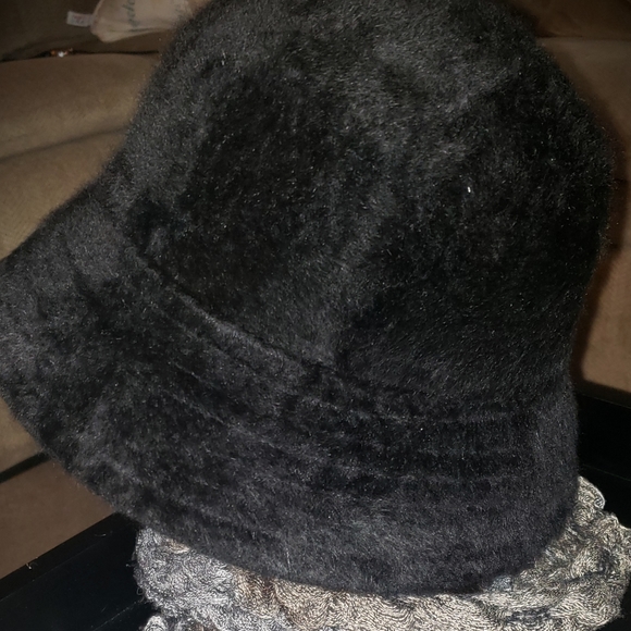 SOLD-Vintage black Kangol hat - Picture 5 of 11